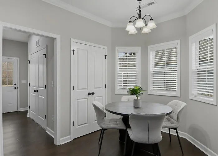 The Cherry Blossom-luxurious And Close To Wake Holiday home