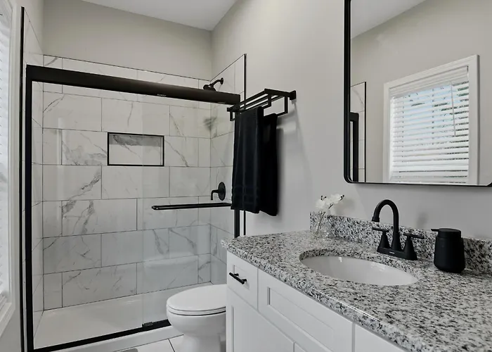 Holiday home The Cherry Blossom-luxurious And Close To Wake Winston-Salem
