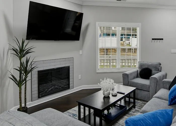 Holiday home The Cherry Blossom-luxurious And Close To Wake Winston-Salem