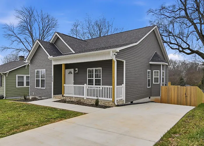 Holiday home The Cherry Blossom-luxurious And Close To Wake Winston-Salem